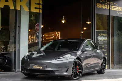 Tesla Model 3 2019 - 26990 EUR, 127043 km - foto 1 de 34