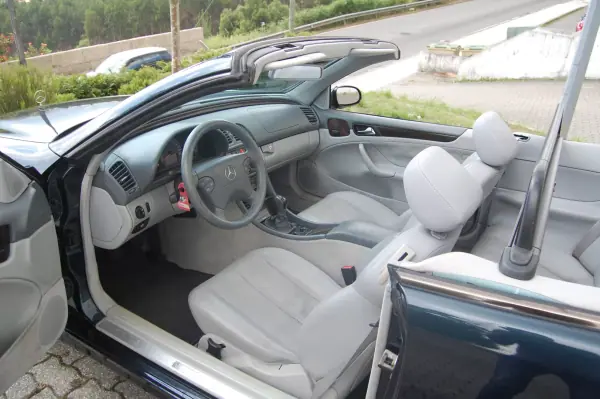 Mercedes-Benz CLK 200 1999 - 11000 EUR, 114500 km - AUTO.MOTO.pt - 114500km - foto 7 de 12