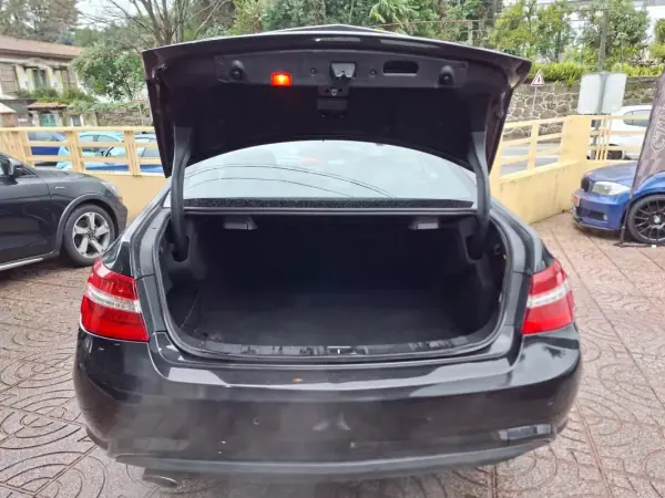 Mercedes-Benz E 250 2009 - 16500 EUR, 134447 km - AUTO.MOTO.pt - 134447km - foto 29 de 29