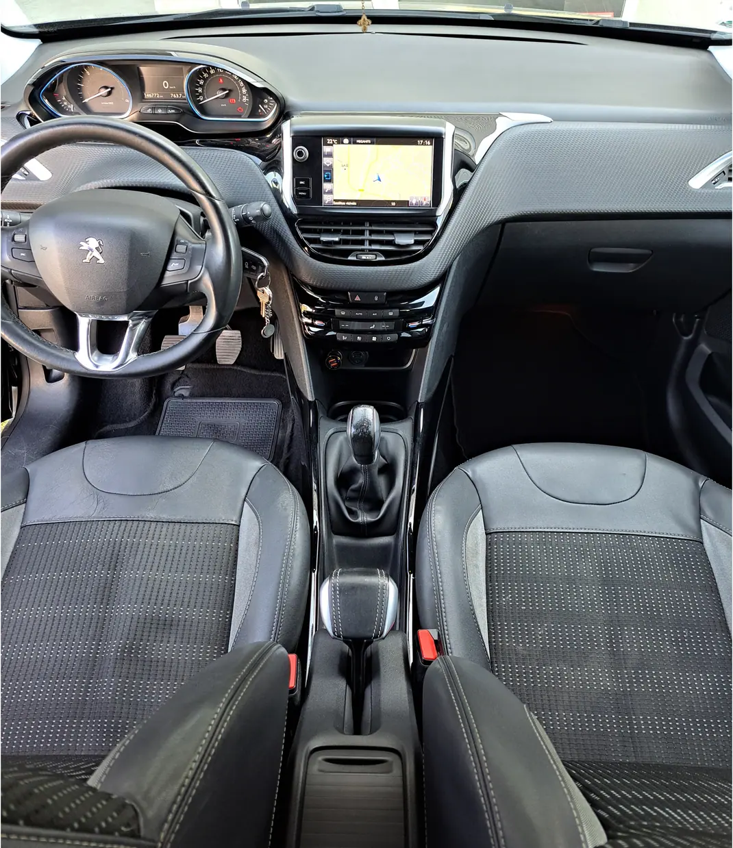 Peugeot 2008 2015 - 9100 EUR, 147000 km - AUTO.MOTO.pt - 147000km - foto 9 de 11