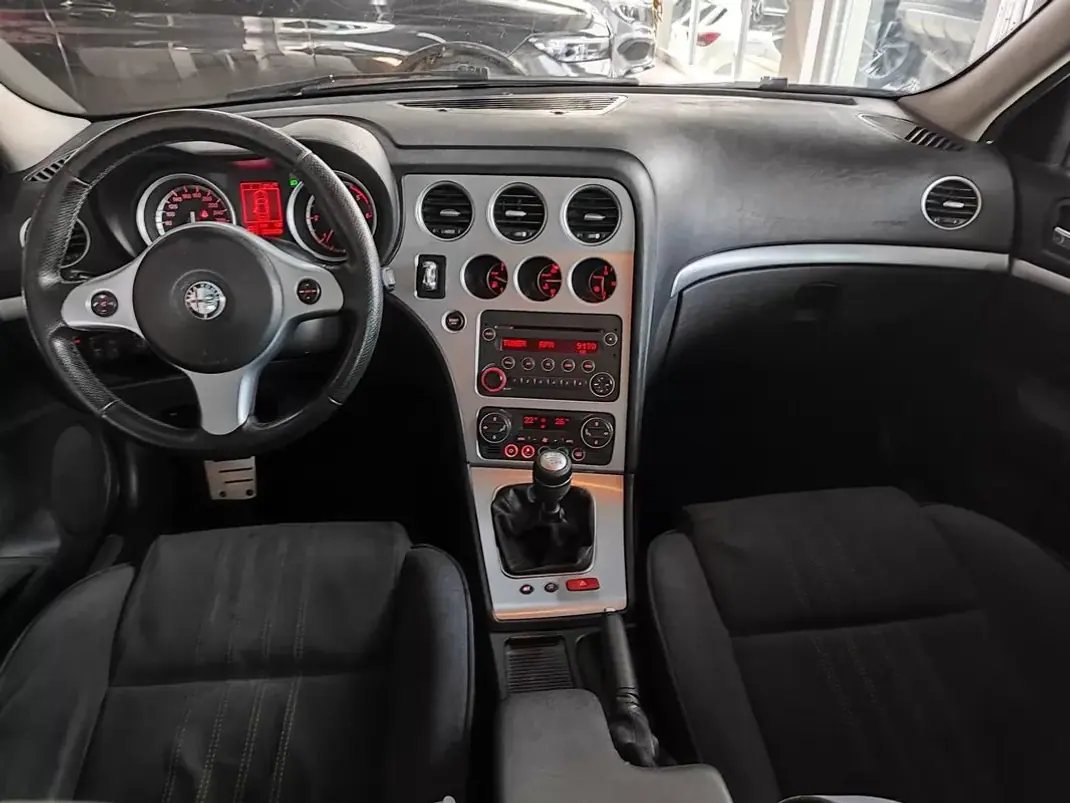 Alfa Romeo 159 Sportwagon 2008 - 7250 EUR, 221050 km - AUTO.MOTO.pt - 221050km - foto 36 de 37