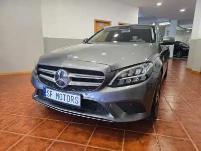 Mercedes-Benz C 300 2020 - 30980 EUR, 98799 km - AUTO.MOTO.pt - 98799km - foto 3 de 47