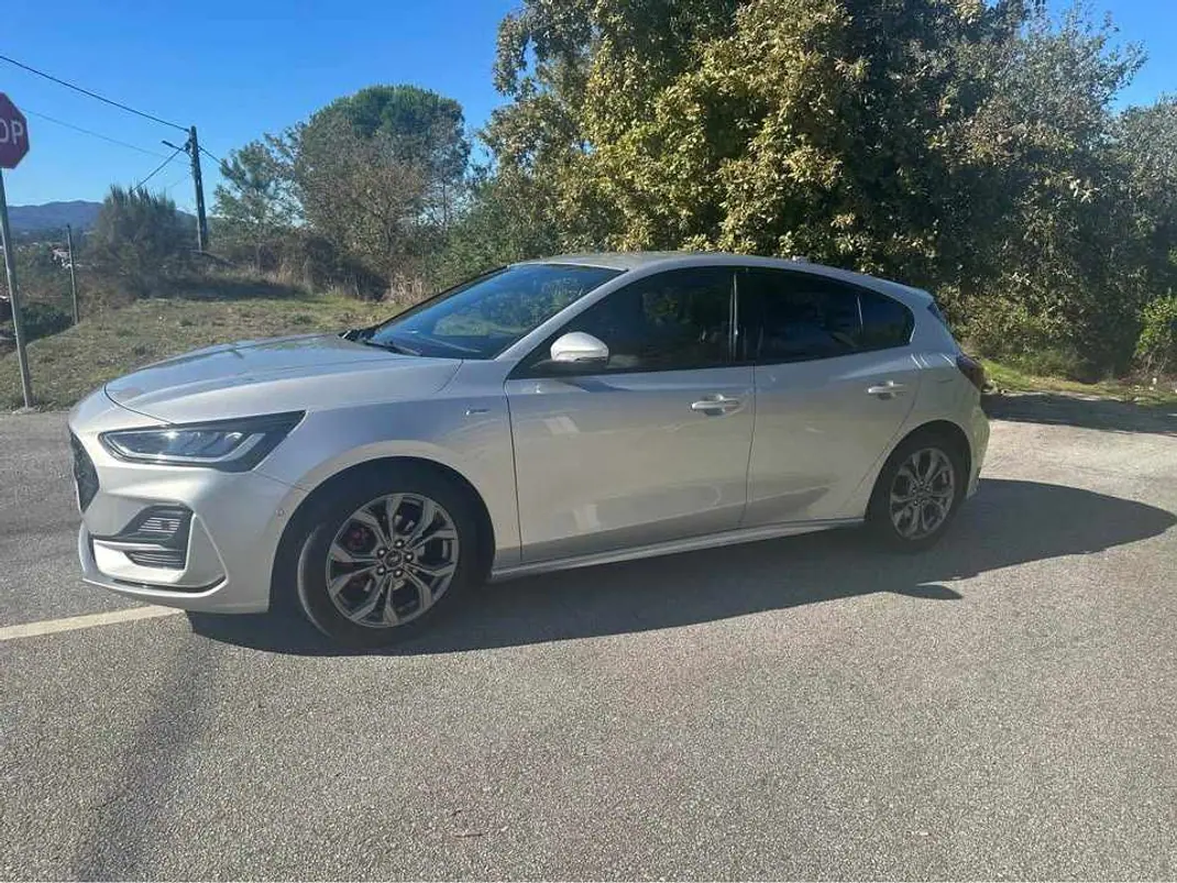 Ford Focus 2023 - 18000 EUR, 60000 km - AUTO.MOTO.pt - 60000km - foto 3 de 7