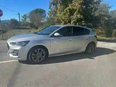 Ford Focus 2023 - 18000 EUR, 60000 km - AUTO.MOTO.pt - 60000km - foto 3 de 7