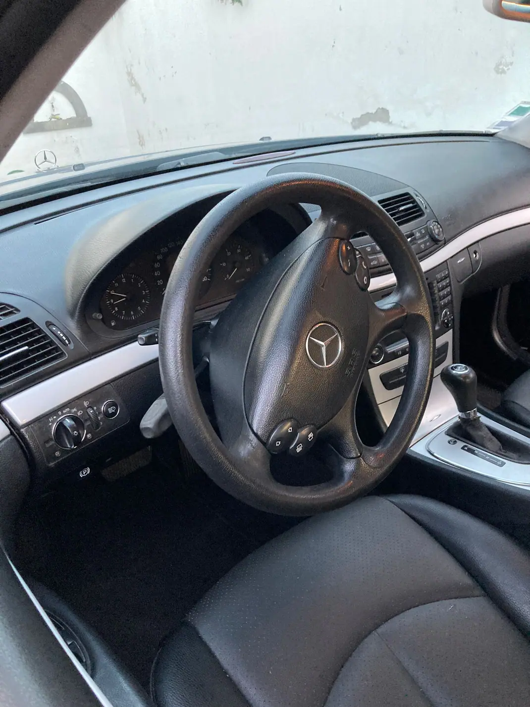 Mercedes-Benz E 220 2007 - 8950 EUR, 12000 km - AUTO.MOTO.pt - 12000km - foto 10 de 14