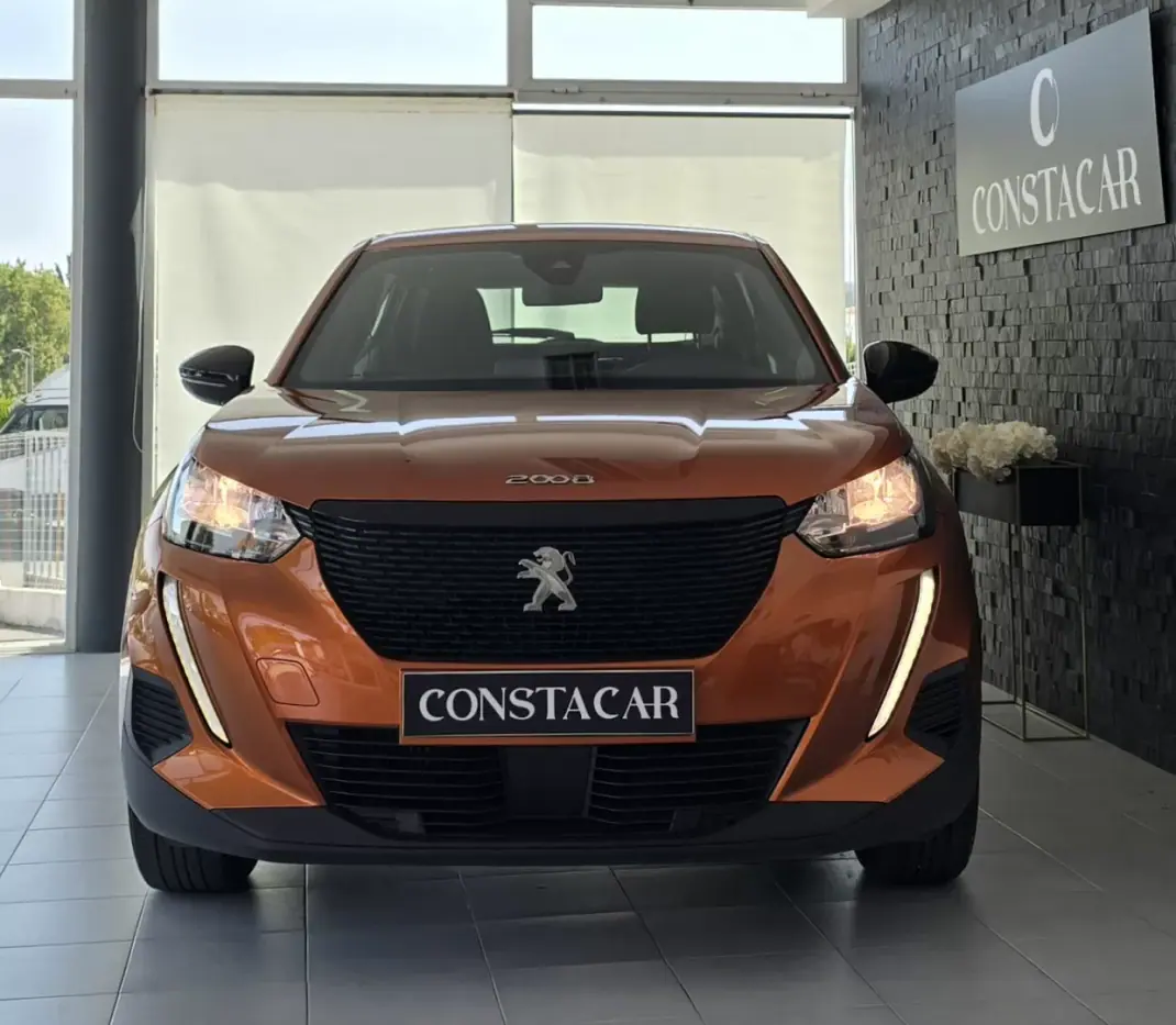 Peugeot 2008 2023 - 16750 EUR, 52595 km - 52595km - foto 2 de 28