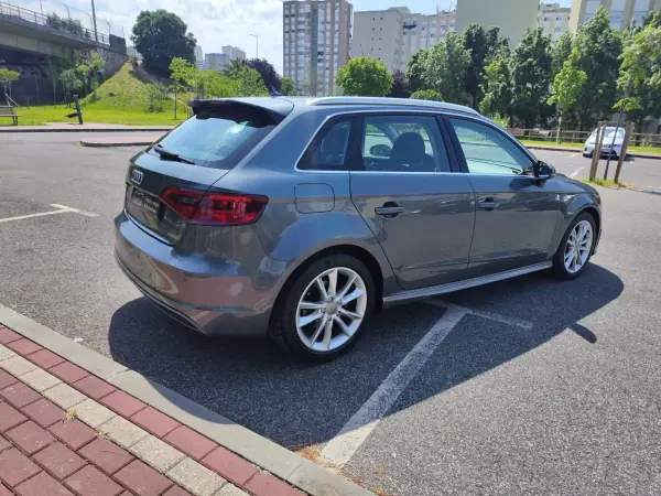 Audi A3 Sportback 2016 - 16980 EUR, 199550 km - AUTO.MOTO.pt - 199550km - foto 7 de 39