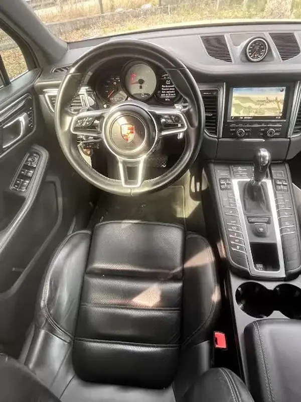 Porsche Macan 2014 - 39000 EUR, 218500 km - AUTO.MOTO.pt - 218500km - foto 20 de 37
