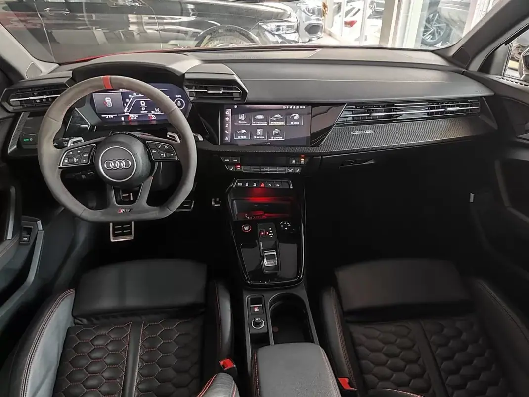 Audi RS3 Sportback 2024 - 69500 EUR, 41900 km - AUTO.MOTO.pt - 41900km - foto 46 de 48