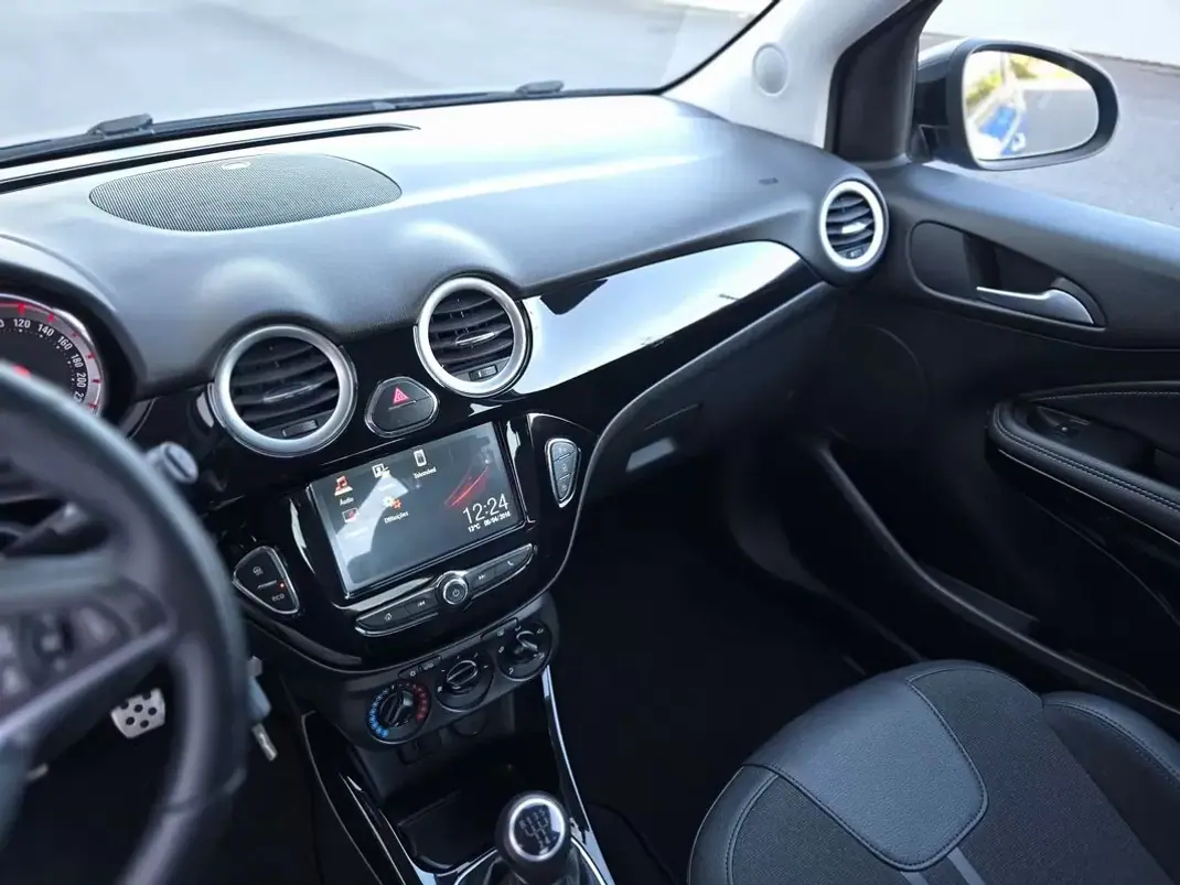 Opel Adam 2019 - 11900 EUR, 38000 km - AUTO.MOTO.pt - 38000km - foto 20 de 36