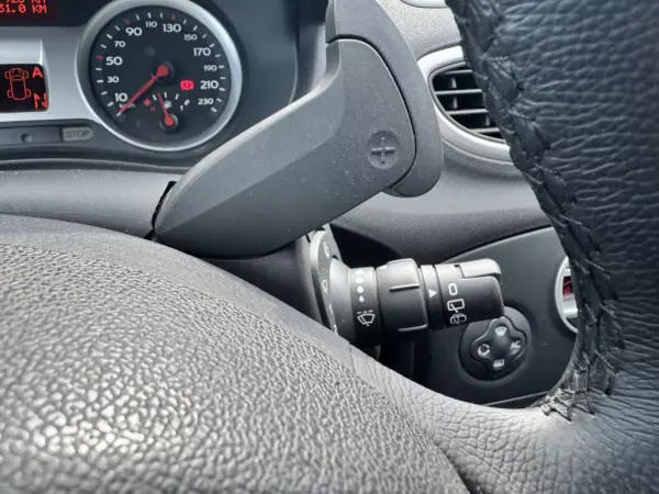 Renault Clio 2008 - 6500 EUR, 155923 km - AUTO.MOTO.pt - 155923km - foto 14 de 23