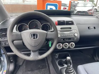 Honda Jazz 2010 - 3950 EUR, 142231 km - AUTO.MOTO.pt - 142231km - foto 10 de 12