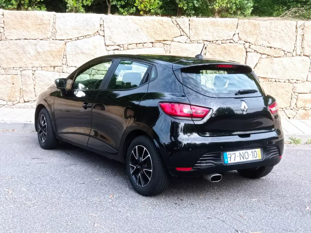 Renault Clio 2013 - 6990 EUR, 259500 km - AUTO.MOTO.pt - 259500km - foto 2 de 11