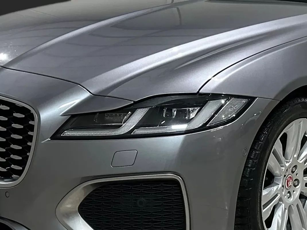 Jaguar XF Sportbrake 2021 - 37990 EUR, 119000 km - AUTO.MOTO.pt - 119000km - foto 5 de 23