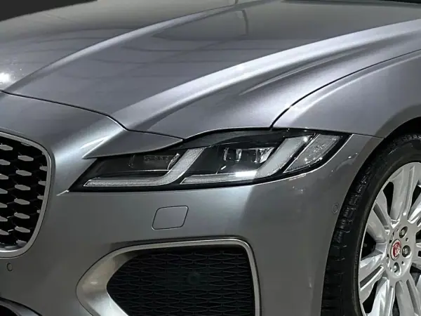 Jaguar XF Sportbrake 2021 - 34990 EUR, 119000 km - AUTO.MOTO.pt - 119000km - foto 5 de 23