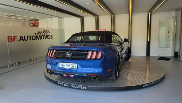 Ford Mustang 2017 - 44900 EUR, 29851 km - AUTO.MOTO.pt - 29851km - foto 4 de 58