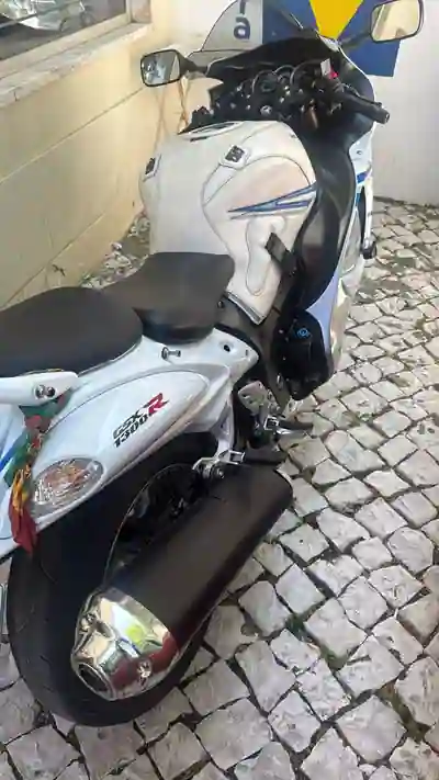 Suzuki Hayabusa 1340 2009 - 10900 EUR, 40000 km - AUTO.MOTO.pt - 40000km - foto 7 de 10