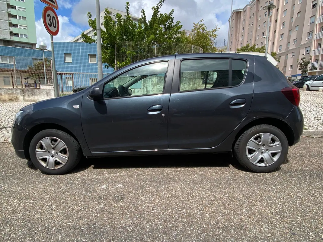 Dacia Sandero 2020 - 8500 EUR, 86000 km - 86000km - foto 4 de 10