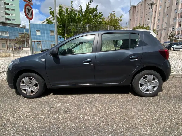 Dacia Sandero 2020 - 8500 EUR, 86000 km - 86000km - foto 4 de 10