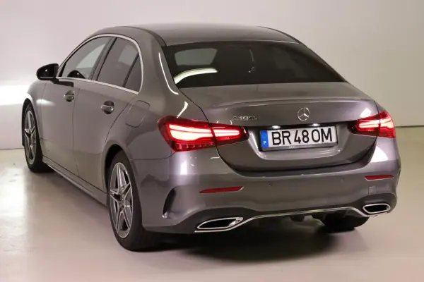 Mercedes-Benz A 180 Limousine 2025 - 39990 EUR, 6272 km - AUTO.MOTO.pt - 6272km - foto 5 de 47