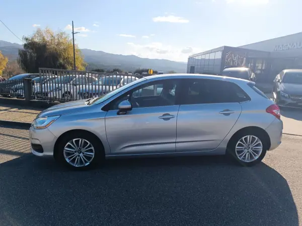 Citroën C4 2015 - 10500 EUR, 53000 km - AUTO.MOTO.pt - 53000km - foto 4 de 37