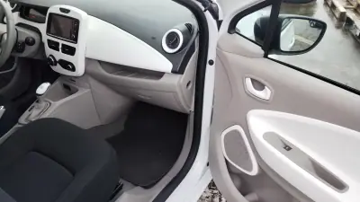 Renault Zoe 2019 - 12500 EUR, 70000 km - AUTO.MOTO.pt - 70000km - foto 20 de 28