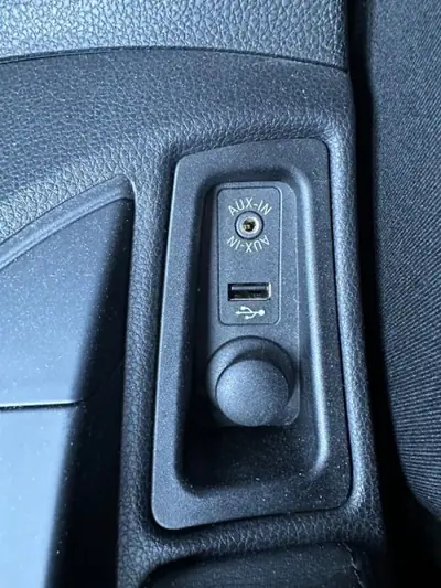 BMW 120 2013 - 17500 EUR, 154360 km - AUTO.MOTO.pt - 154360km - foto 38 de 46