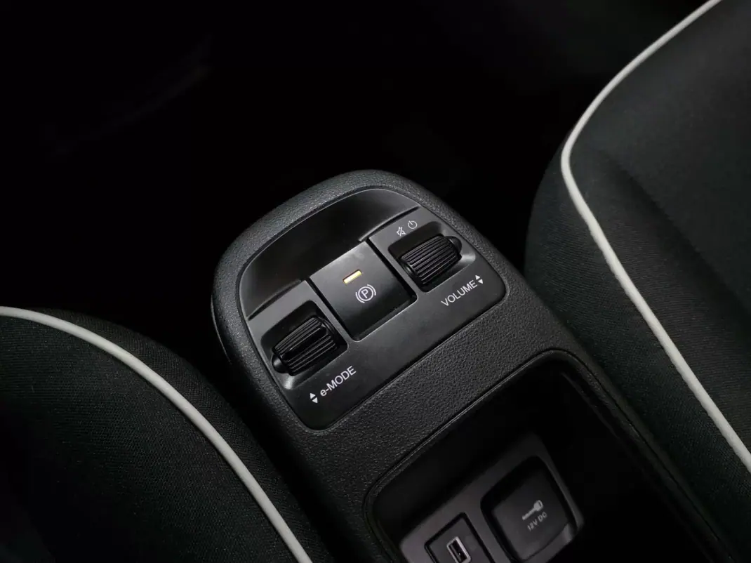 Fiat 500e 2023 - 15990 EUR, 8000 km - AUTO.MOTO.pt - 8000km - foto 17 de 20