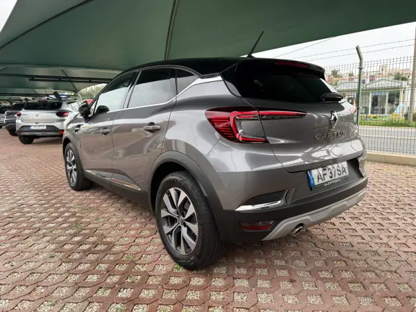 Renault Captur 2021 - 18900 EUR, 41569 km - AUTO.MOTO.pt - 41569km - foto 9 de 22
