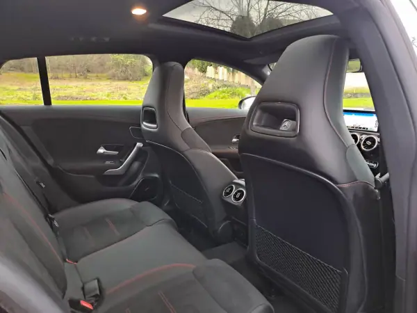 Mercedes-Benz CLA 180 2021 - 28990 EUR, 149000 km - AUTO.MOTO.pt - 149000km - foto 13 de 14