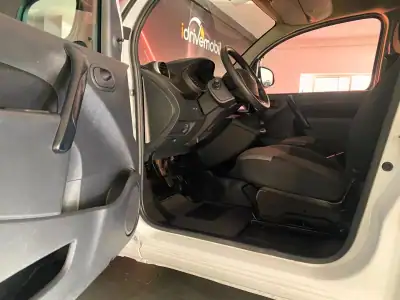 Renault KANGOO 1.5 BLUE DCI 3LUG EDITION ONE 2018 - 11900 EUR, 121178 km - AUTO.MOTO.pt - 121178km - foto 8 de 28