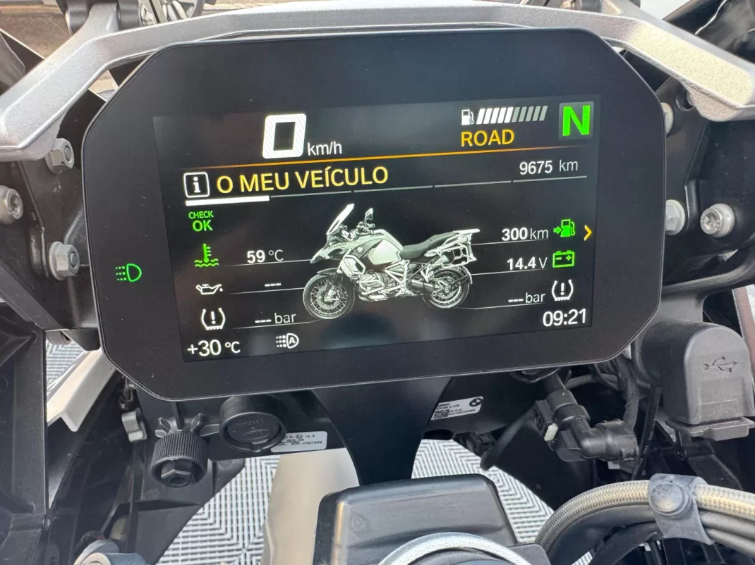 BMW R 12 Base 2023 - 24900 EUR, 9675 km - AUTO.MOTO.pt - 9675km - foto 5 de 7