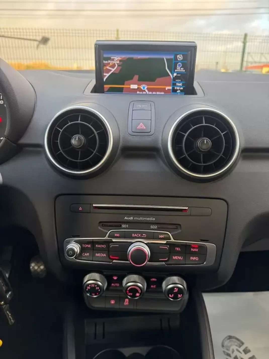 Audi A1 Sportback 2015 - 13490 EUR, 189500 km - AUTO.MOTO.pt - 189500km - foto 23 de 30