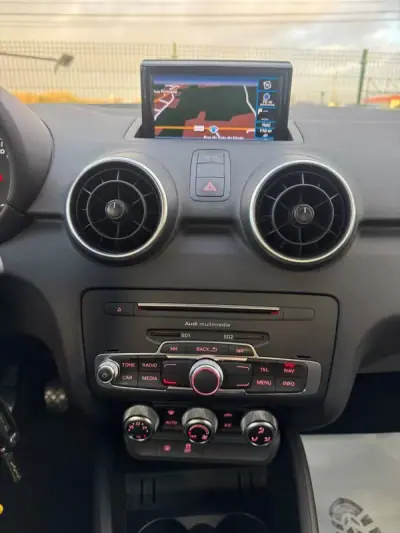 Audi A1 Sportback 2015 - 13490 EUR, 189500 km - AUTO.MOTO.pt - 189500km - foto 23 de 30