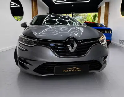 Renault Mégane E-Tech 2021 - 20960 EUR, 74026 km - AUTO.MOTO.pt - 74026km - foto 3 de 12