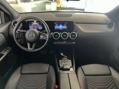 Mercedes-Benz GLA 250 2021 - 27600 EUR, 108896 km - AUTO.MOTO.pt - 108896km - foto 10 de 23