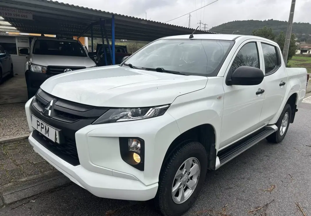 Mitsubishi L 200 King Cab 2022 - 29900 EUR, 136000 km - AUTO.MOTO.pt - 136000km - foto 1 de 12