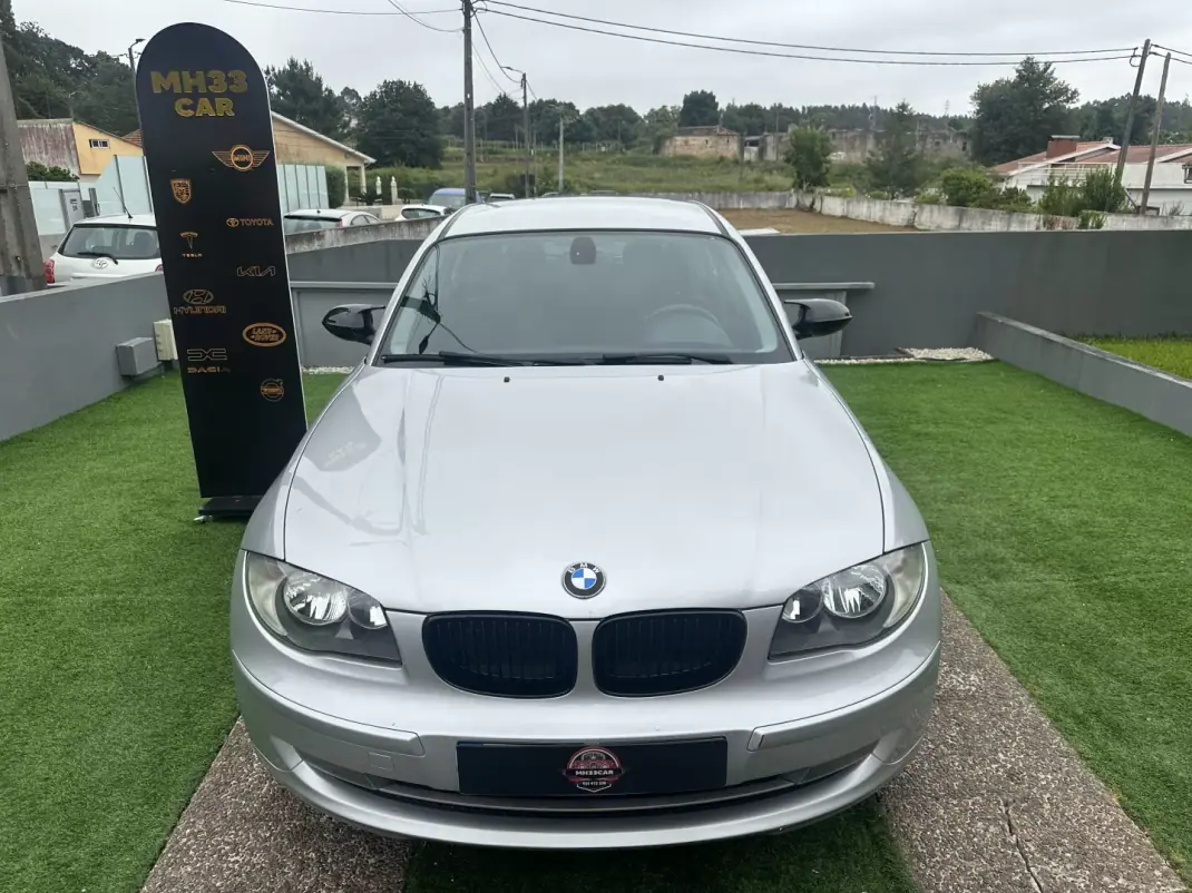 BMW 118 2009 - 8900 EUR, 184000 km - AUTO.MOTO.pt - 184000km - foto 5 de 55