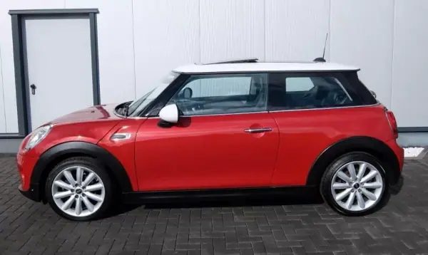 MINI Cooper 2016 - 14990 EUR, 148000 km - AUTO.MOTO.pt - 148000km - foto 6 de 20