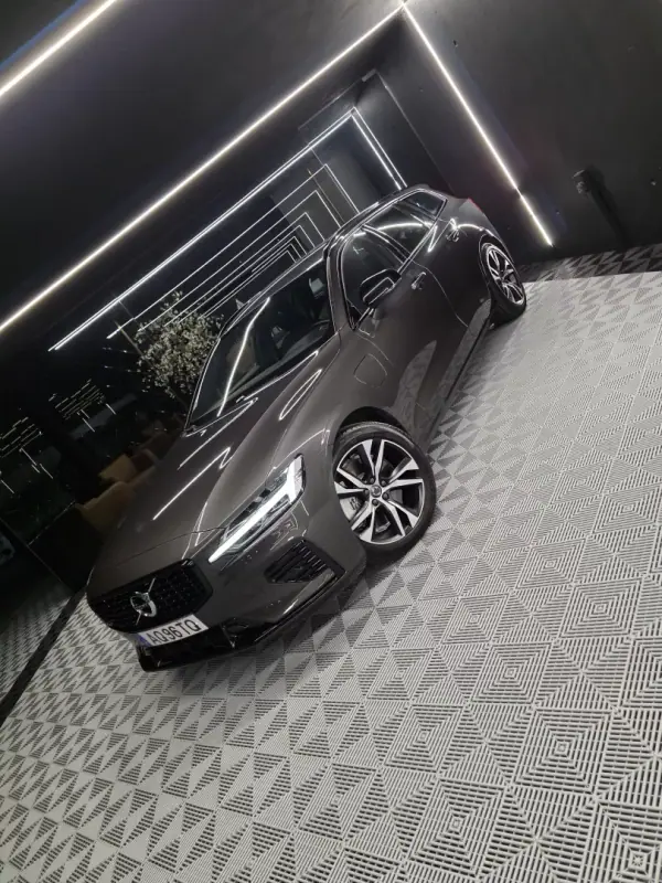 Volvo V60 2.0 T6 AWD TE R-Design 2022 Hybrid Plug-In