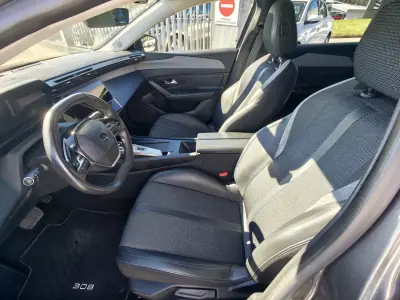 Peugeot 308 2022 - 19500 EUR, 130000 km - AUTO.MOTO.pt - 130000km - foto 23 de 37