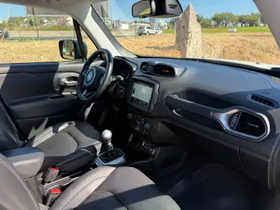 Jeep Renegade 2019 - 15995 EUR, 105000 km - AUTO.MOTO.pt - 105000km - foto 10 de 34