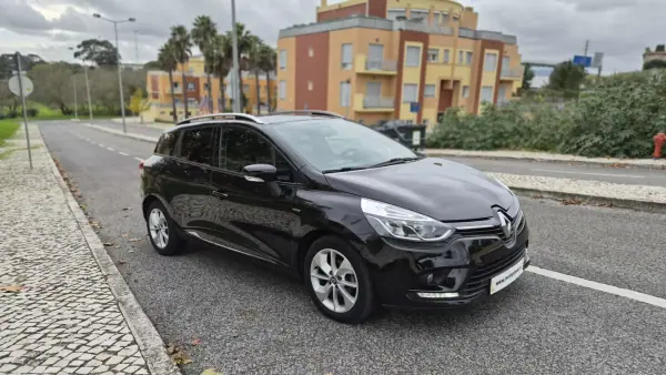 Renault Clio Sport Tourer 2018 - 11890 EUR, 98000 km - AUTO.MOTO.pt - 98000km - foto 3 de 12
