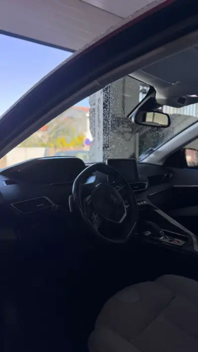 Peugeot 3008 2018 - 18900 EUR, 115000 km - AUTO.MOTO.pt - 115000km - foto 15 de 46