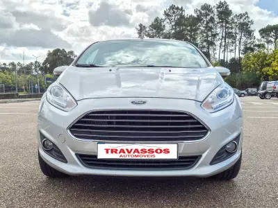 Ford Fiesta 2016 - 9800 EUR, 81688 km - AUTO.MOTO.pt - 81688km - foto 4 de 7