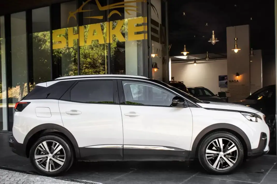 Peugeot 3008 2020 - 15450 EUR, 145082 km - 145082km - foto 5 de 39