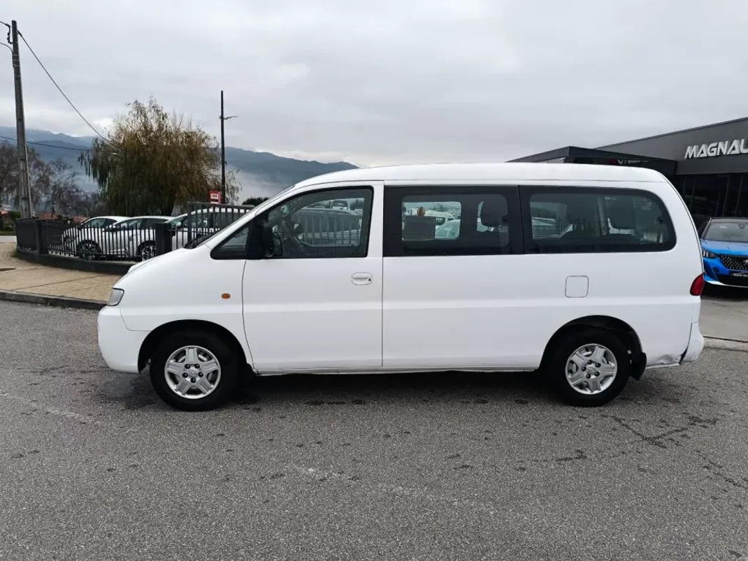 Hyundai H-1 2004 - 7500 EUR, 160000 km - AUTO.MOTO.pt - 160000km - foto 1 de 13