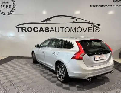 Volvo V60 2016 - 13900 EUR, 265393 km - 265393km - foto 43 de 44