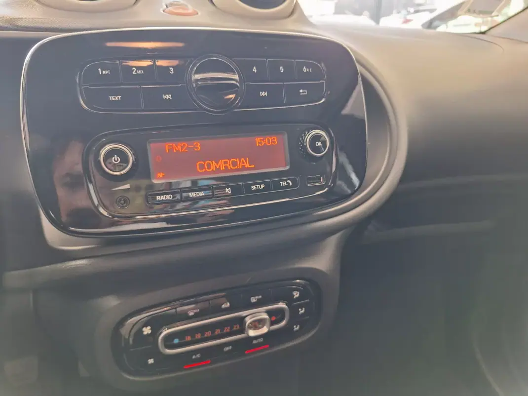 Smart ForFour 2015 - 8490 EUR, 97000 km - 97000km - foto 7 de 14