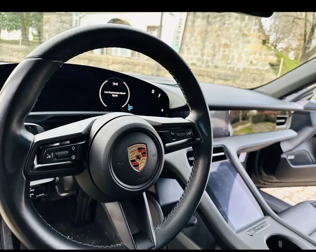 Porsche Taycan 2021 - 53950 EUR, 156280 km - AUTO.MOTO.pt - 156280km - foto 19 de 27